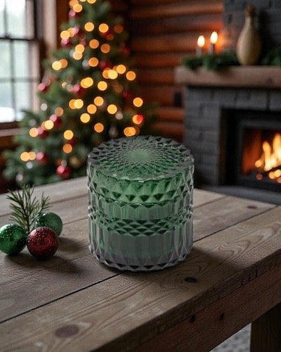 ** NEW! ** Christmas Tree Lane_7oz Holiday Candle