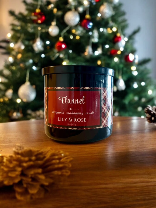 Flannel Holiday Candle_15oz - LILY & ROSE 
