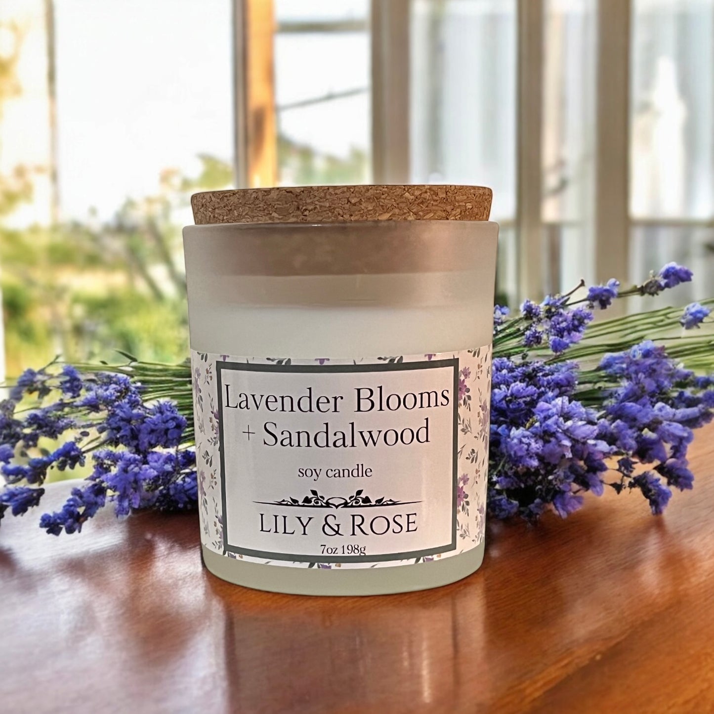Lavender Blooms + Sandalwood_Soy candle_7oz - LILY & ROSE 